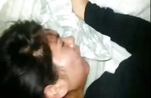 XXX დედა აძლევს ბებერი და ახალგაზრდა სამი ერთად ფეხის მასაჟი კრემი 18 წლის მოყვარული კიევში