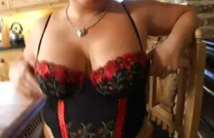 XXX Mom ტიტველი მოწიფული ლედი ქმრის ძმა sex მას შემდეგ, რაც პატიოსანი საუბარი მისი.