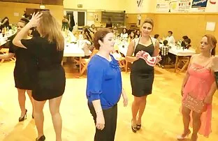 XXX ბებერი ბებერი და ახალგაზრდა სახლში დამზადებული კაცი, პირში აღება, საშო